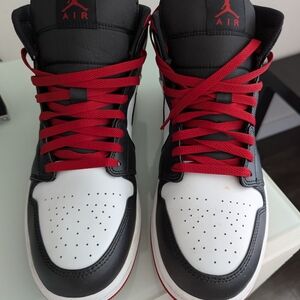 Jordan Men's Black and Red Sneakers